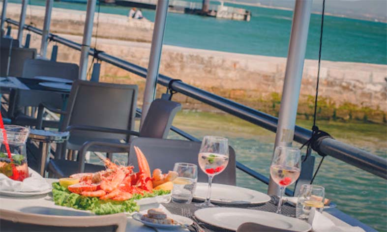 restaurante com vista para o mar lisboa