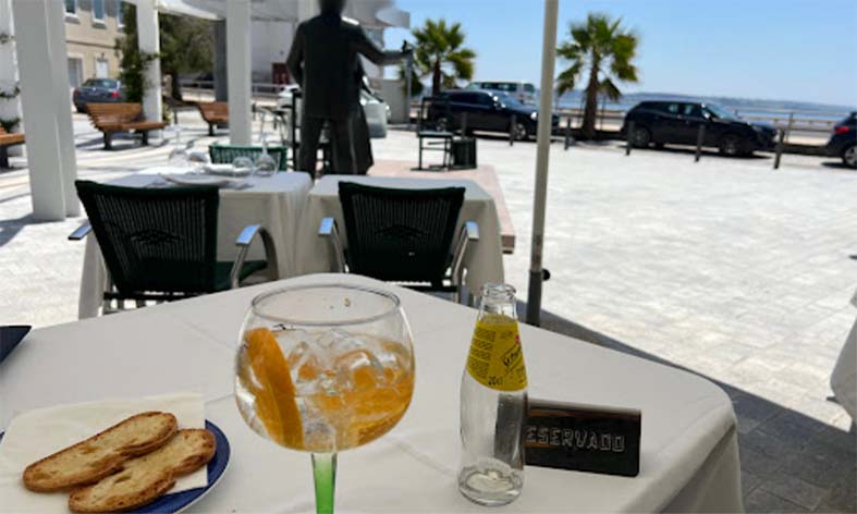 Os Bons Restaurantes com Vista para o Mar em Paço de Arcos