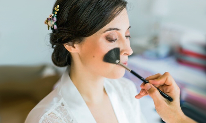 Best Professional Makeup Artist in Lisbon with Beauty Studio and Training
