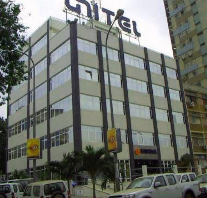 Empresa que presta serviços de serralharia, construções e remodelações