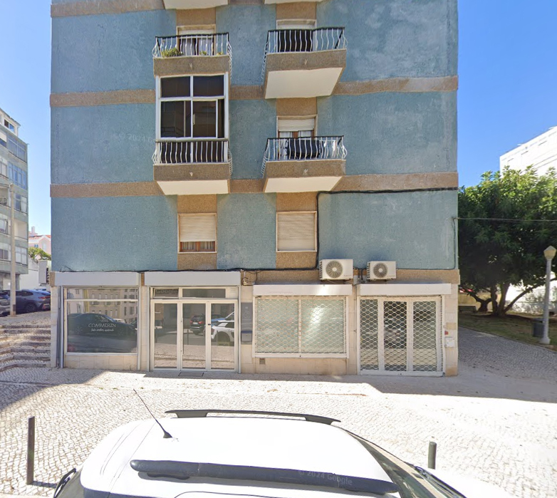 Empresa que comercializa pavimentos e materiais de decoração em madeira para construção e acabamento