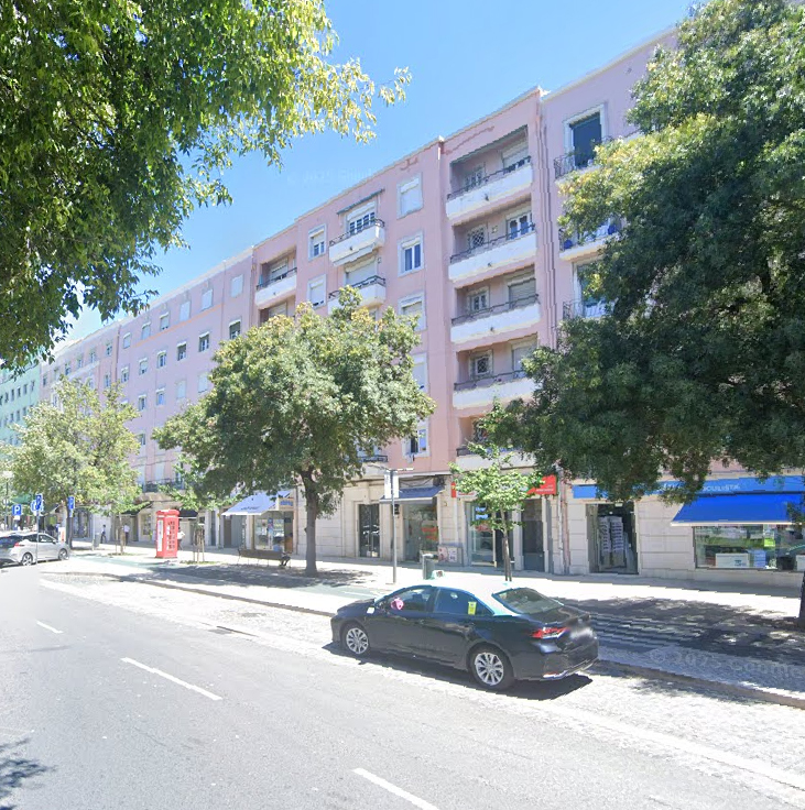 Construtor de edifícios com experiência prática em construção, gestão e fiscalização de obras