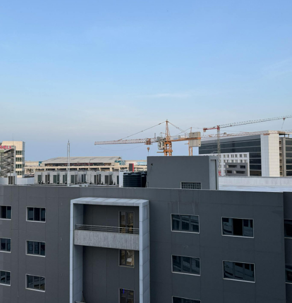 Execução de obras de construção, manutenção e remodelação de edifícios