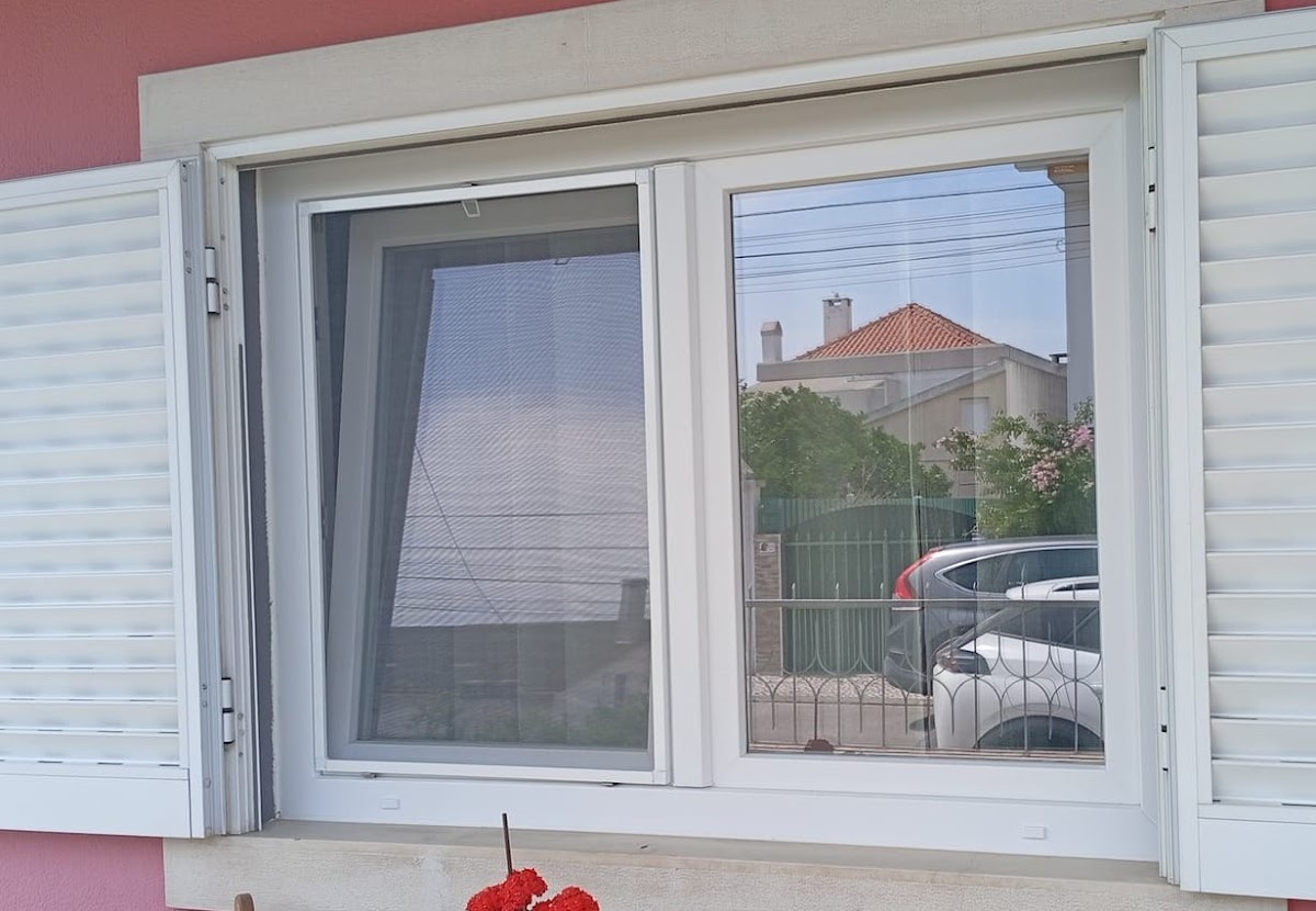 CIPRO Fábrica de Janelas e Portas em PVC foto 3