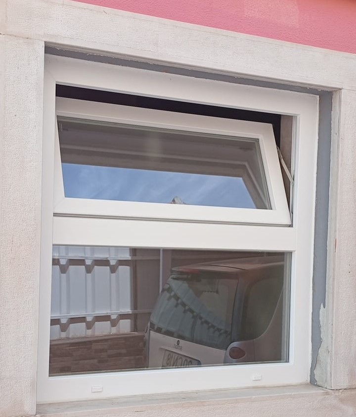CIPRO Fábrica de Janelas e Portas em PVC foto 4