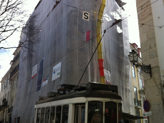 Aluguer e Montagem de Andaimes em Lisboa - Miratubos foto 1