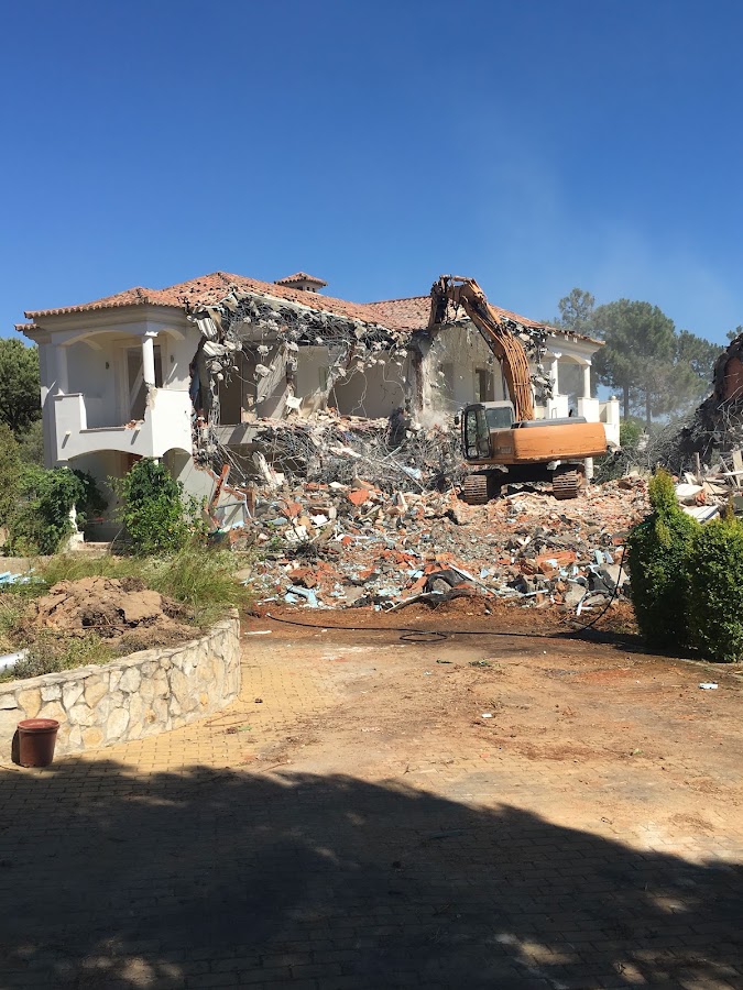 Analidio Gonçalves Lda - Escavações, Demolições, Movimentação Terras, Aluguer de Escavadoras foto 7