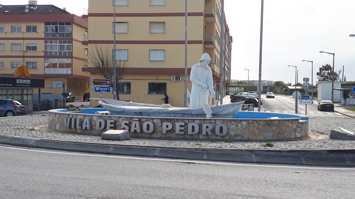 Estátua homenagem ao pescador foto 1