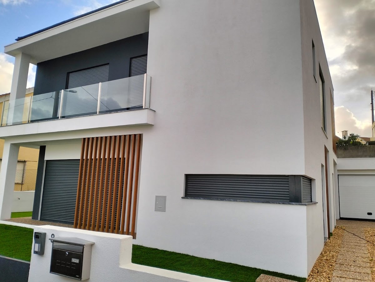 Retrospetiva D´Azul Construções Unipessoal, LDA foto 1