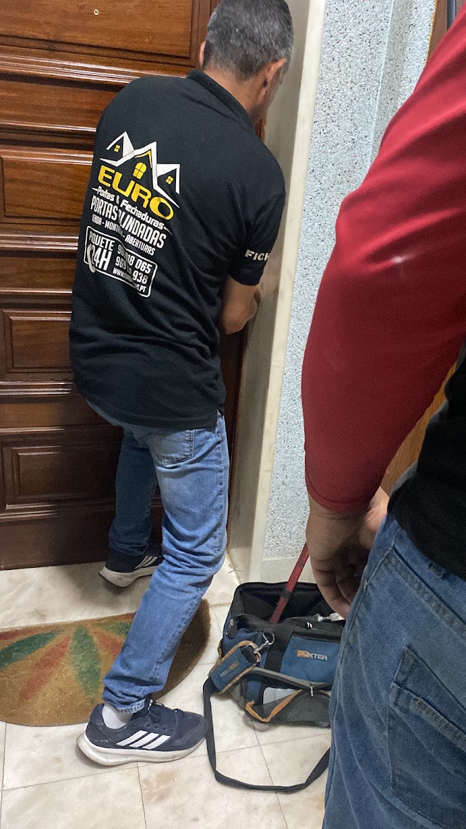 Euro Portas DIERRE e FECHADURAS Chaveiro 24H - Portas Blindadas e Fechaduras, Abertura de Portas 24 Horas e Chaveiro 24 Horas foto 1