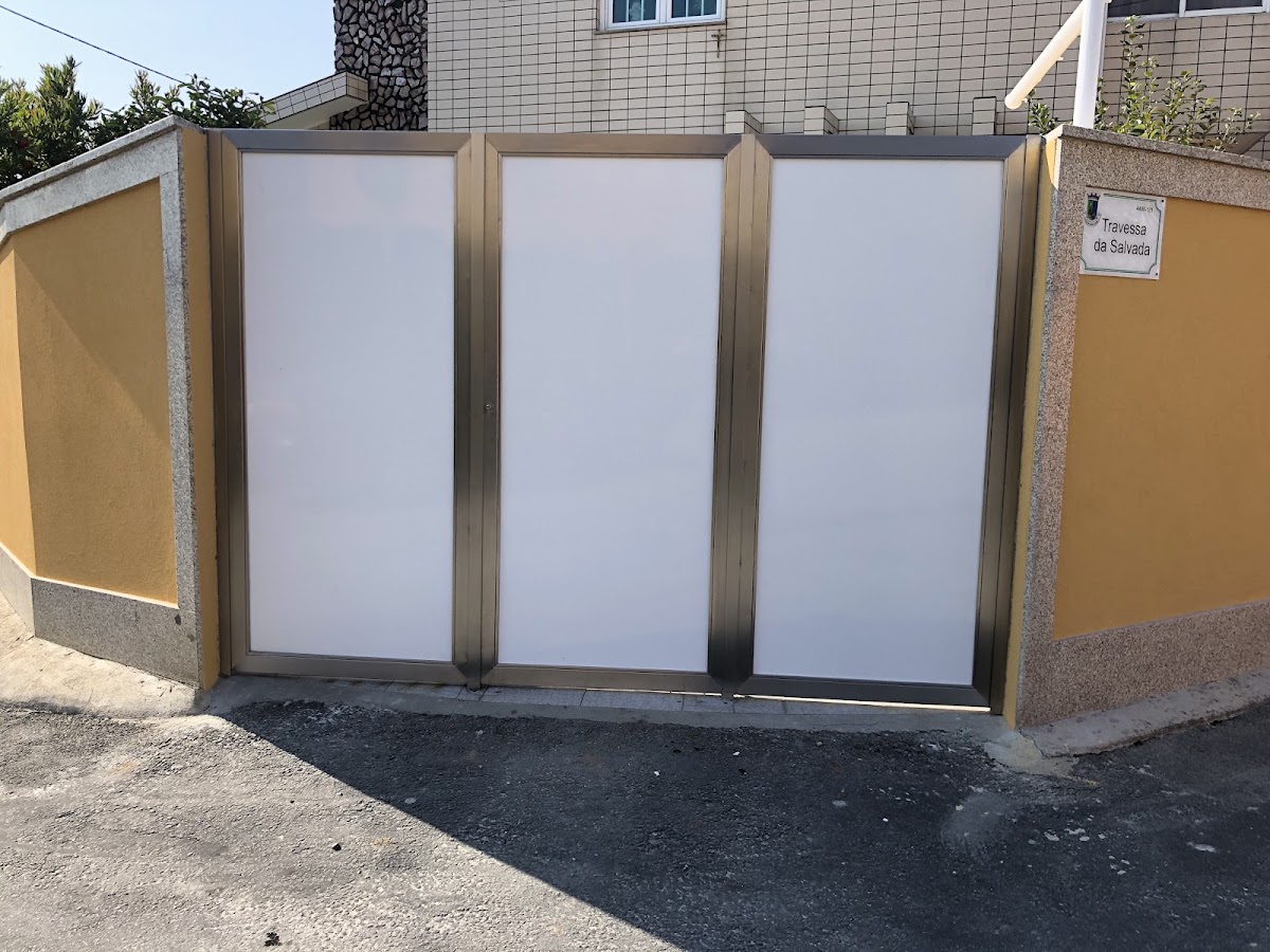 JP INOX® - Puxadores e Gradeamentos em Inox Caixilharias em Alumínio ou PVC foto 4