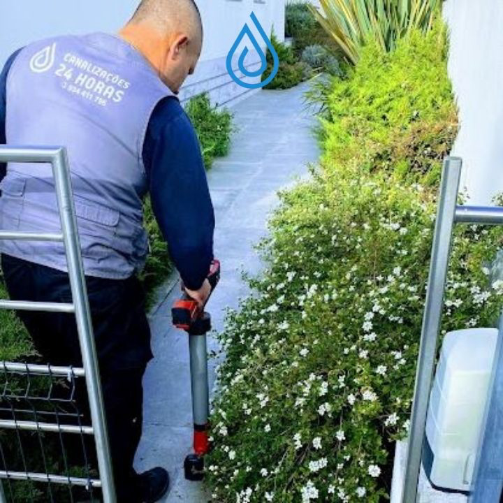 Canalizador 24h: Desentope Esgotos, Limpeza de Fossas Sépticas, Detecção e Reparaçāo de Fugas de Água foto 2