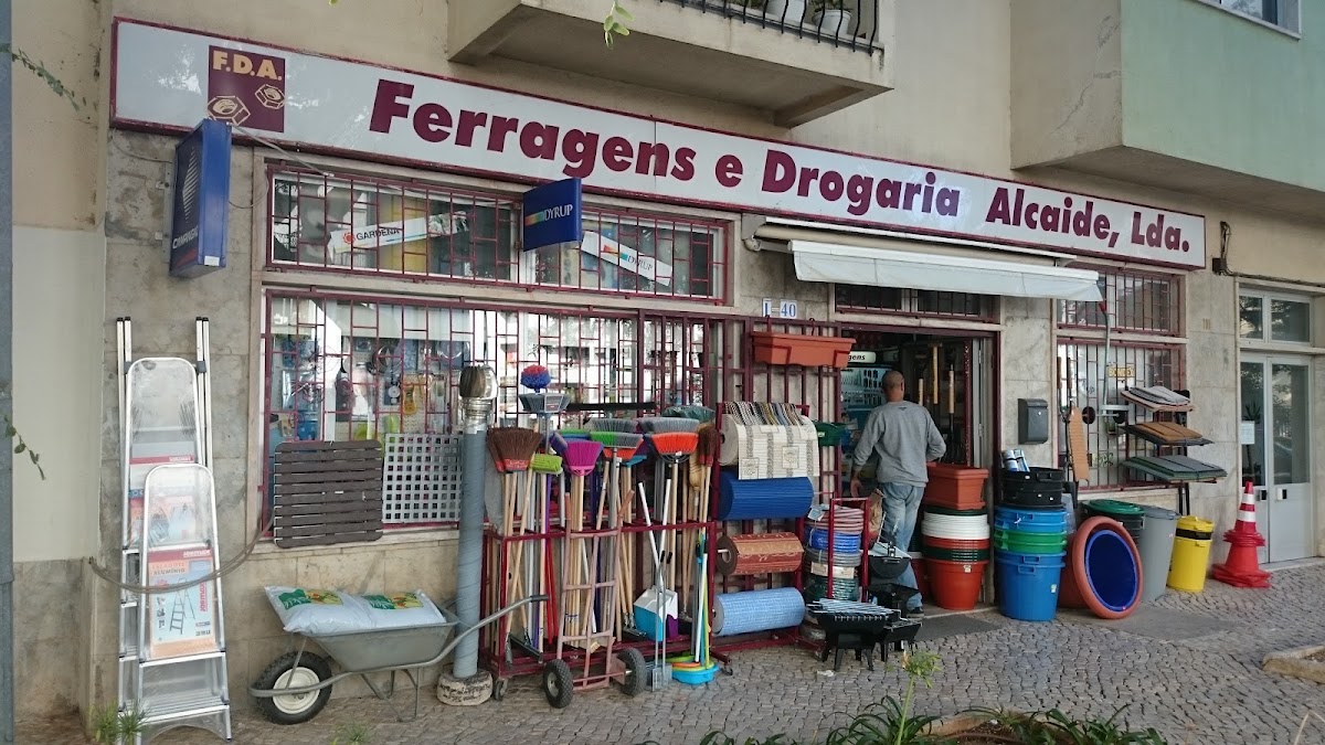 Ferragens e Drogaria Alcaide foto 5