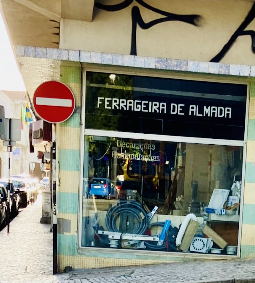 Ferrageira de Almada de Rebelo &amp; Garrido foto 3
