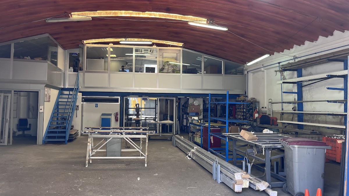 Atelier de Aluminios, Industria Metalurgica, Ldª foto 9