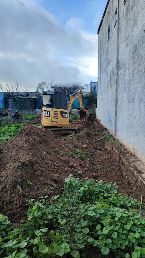 Retroscava - Movimentação de Terras e Materiais de Construção, Lda foto 6