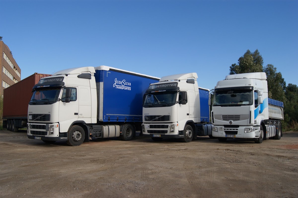 JudiTorres - Transportes / Escavações foto 4