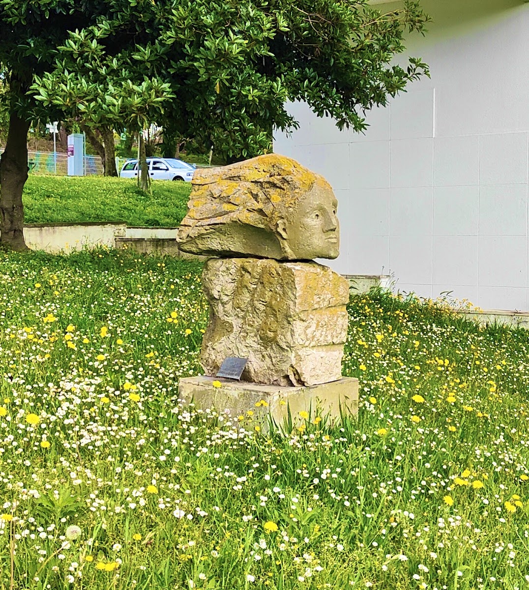 Escultura A Cabeça foto 2